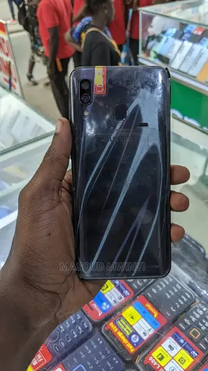 New Samsung Galaxy A30 64 GB Black