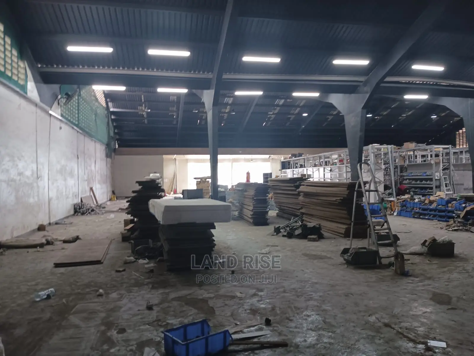 Warehouse With Yard