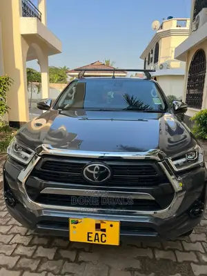 Toyota Hilux 2021 Black