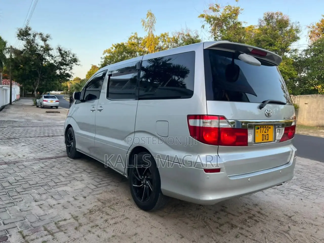 Toyota Alphard 2004 Silver
