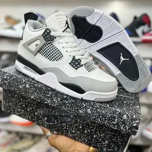 Nike Air Jordan 4