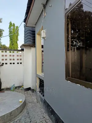 2bdrm Apartment in Kimara for rent
