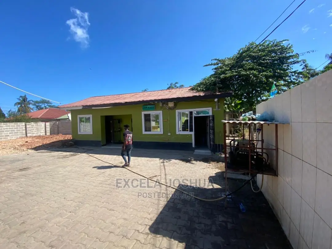 Eneo Linauzwa Tegeta Karibu Na Kibo Complex