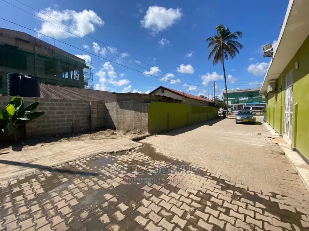 Eneo Linauzwa Tegeta Karibu Na Kibo Complex