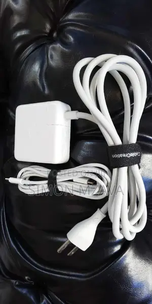 Apple Macbook Adapter.
