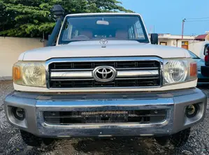 Toyota Land Cruiser 2007 White