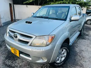 Toyota Hilux 2006 Silver