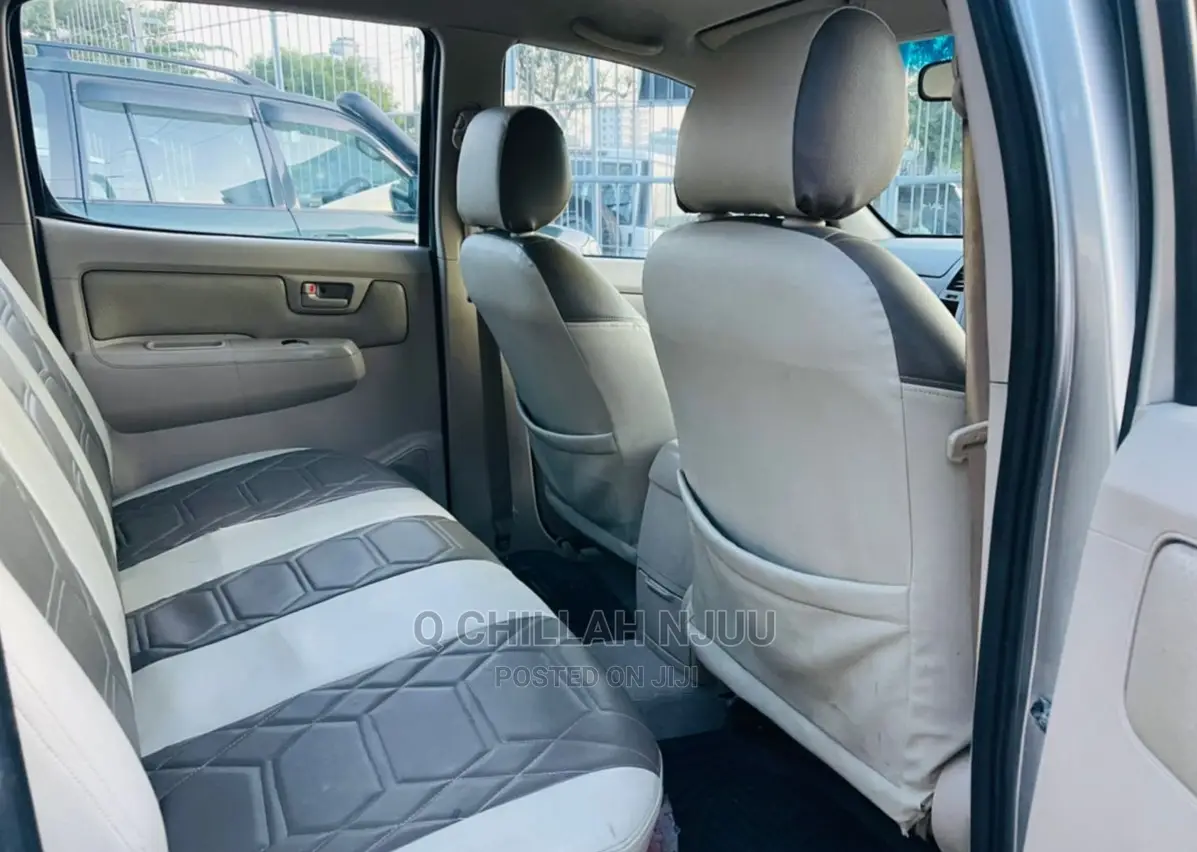 Toyota Hilux 2006 Silver