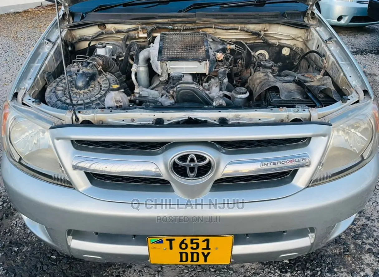 Toyota Hilux 2006 Silver