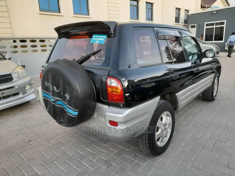 Toyota RAV4 1999 Black