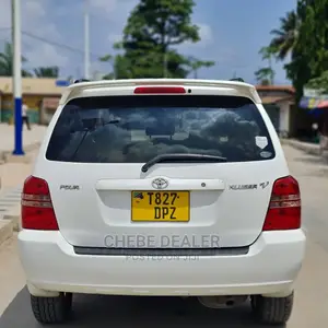 Toyota Kluger 2005 White