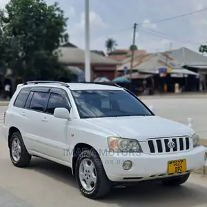 Toyota Kluger 2003 White