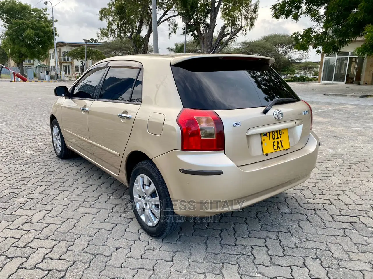 Toyota Allex 2002 Gold