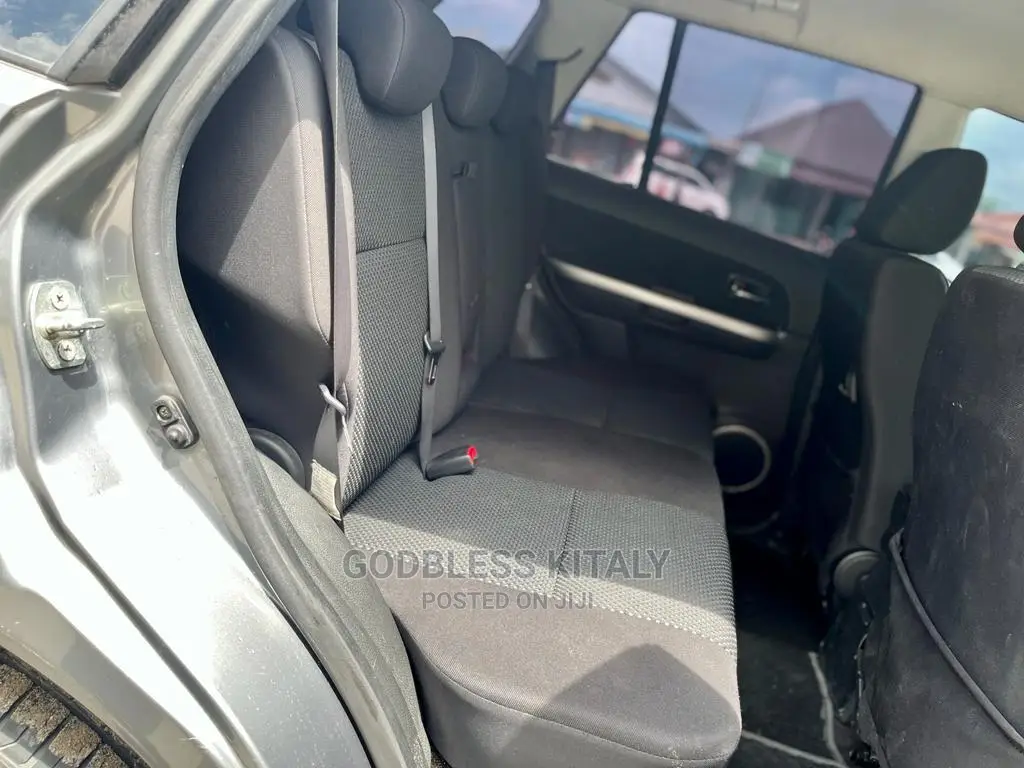 Suzuki Escudo 2005 Gray