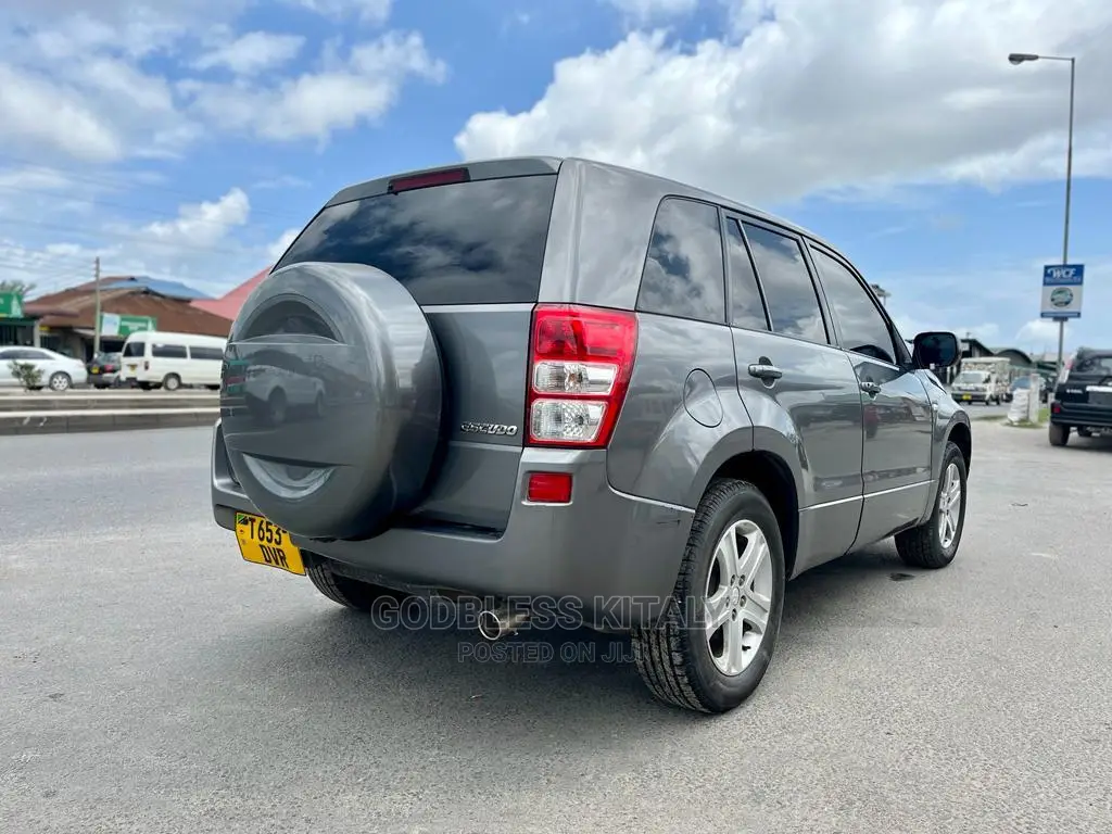 Suzuki Escudo 2005 Gray