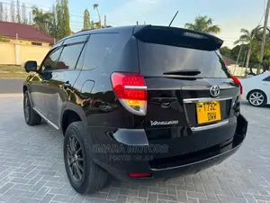 Toyota Vanguard 2010