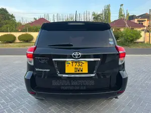 Toyota Vanguard 2010