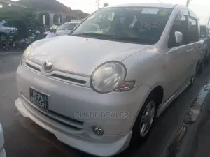 Toyota Sienta 1.5 AWD 2004 White