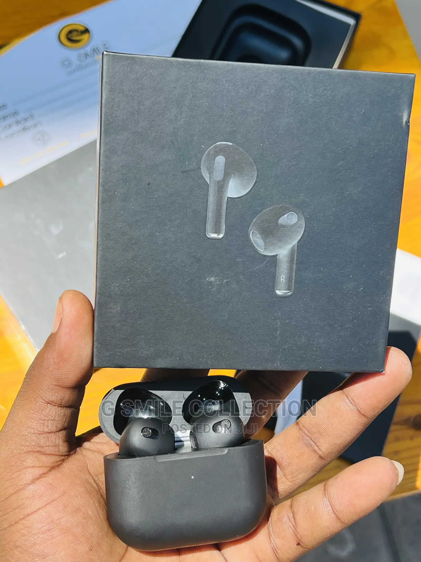 Black Airpods 3