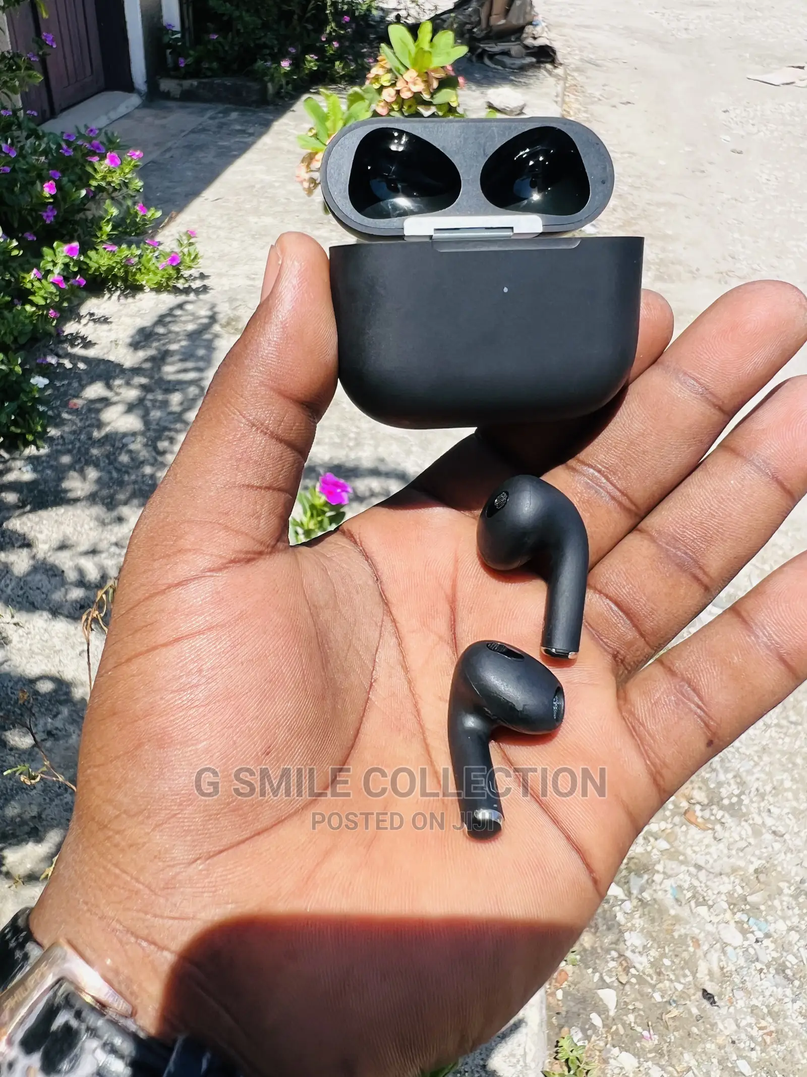Black Airpods 3