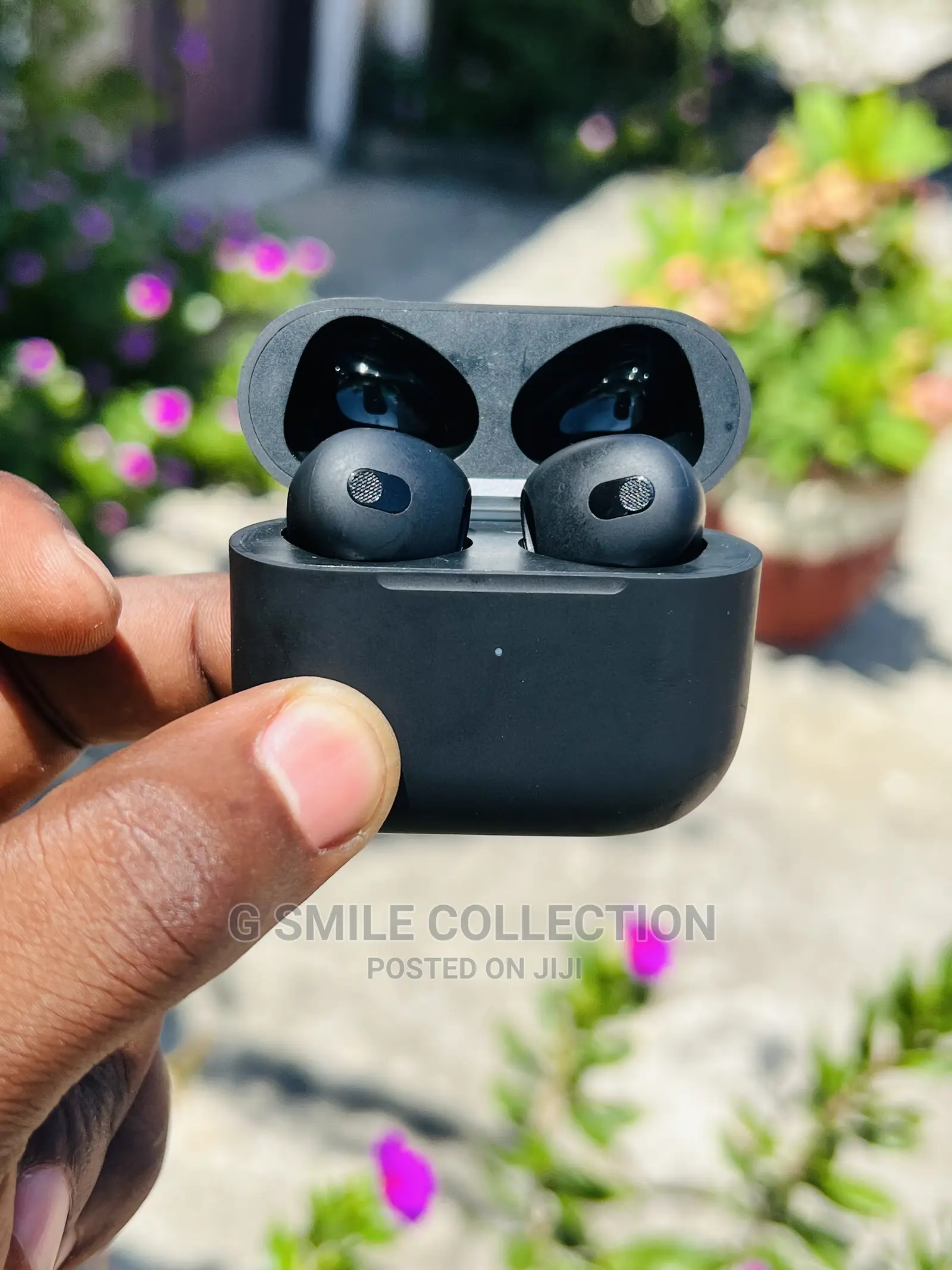 Black Airpods 3