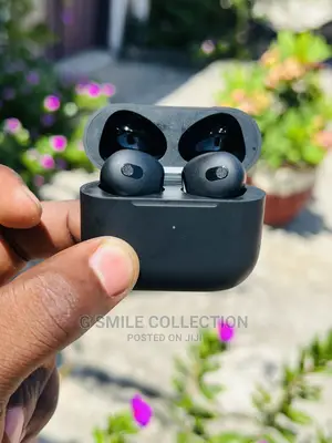Black Airpods 3