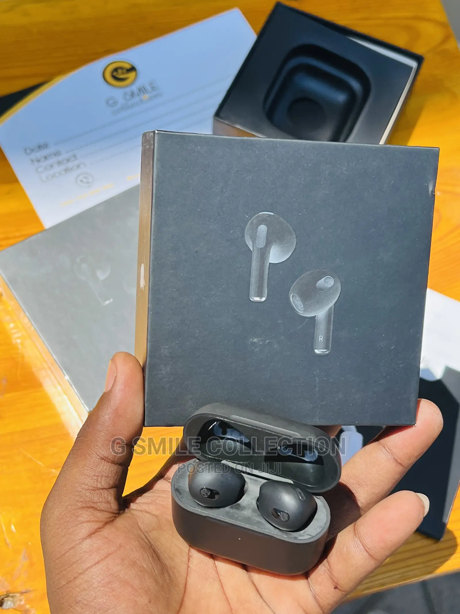 Black Airpods 3