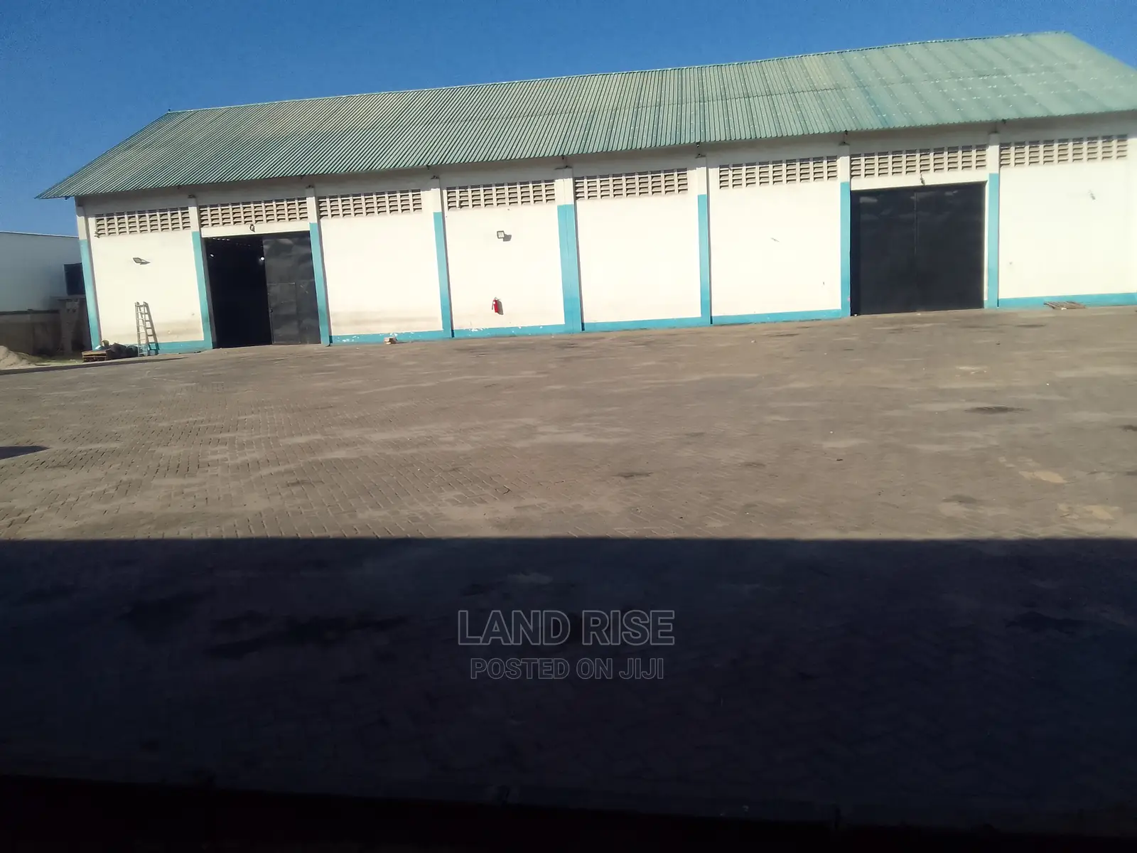 Warehouse in Mikocheni 738 Sqm