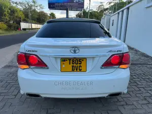 Toyota Crown 2011 White