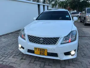 Toyota Crown 2011 White