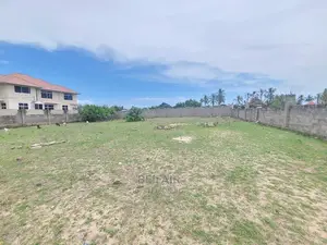 Kiwanja Kizuri Kinauzwa Ununio Beach