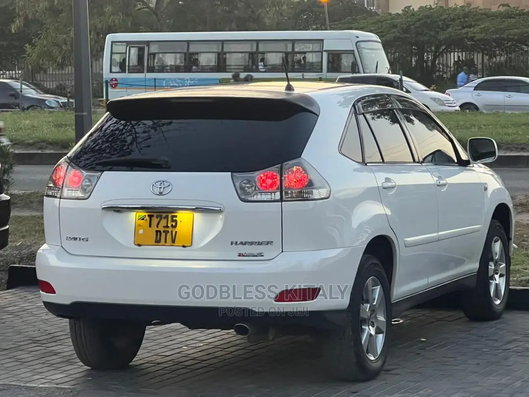 Toyota Harrier 2006 White