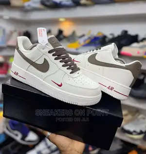 Nike Air Force 1