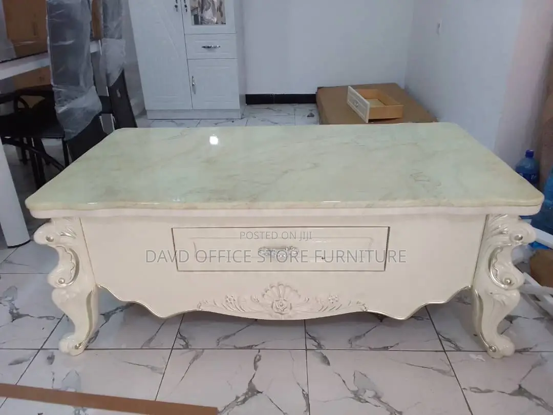 Coffee Table Mable