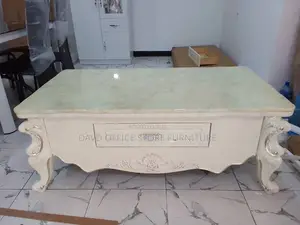 Coffee Table Mable