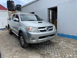 Toyota Hilux 2007 Silver