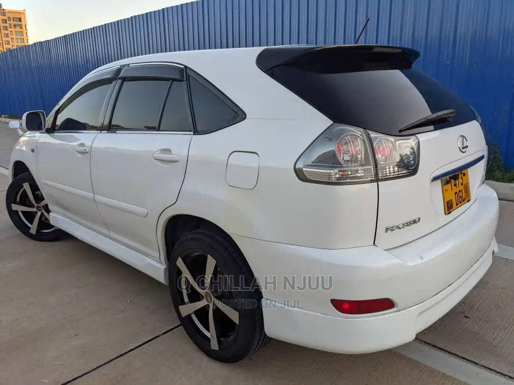 Toyota Harrier 2005 White