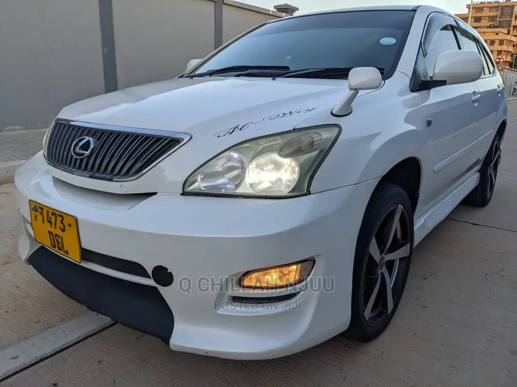 Toyota Harrier 2005 White