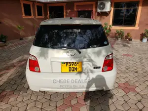 Toyota IST 2004 White