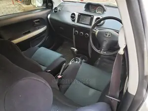 Toyota IST 2004 White