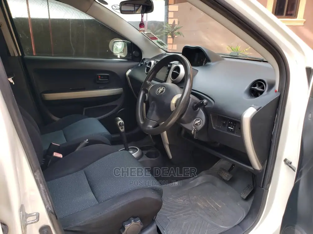 Toyota IST 2004 White