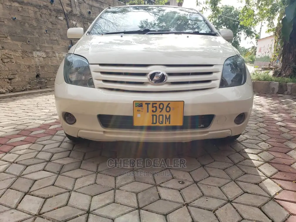Toyota IST 2004 White