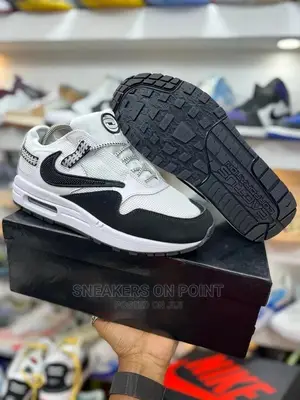 *Nike Travis Scott* *Airmax