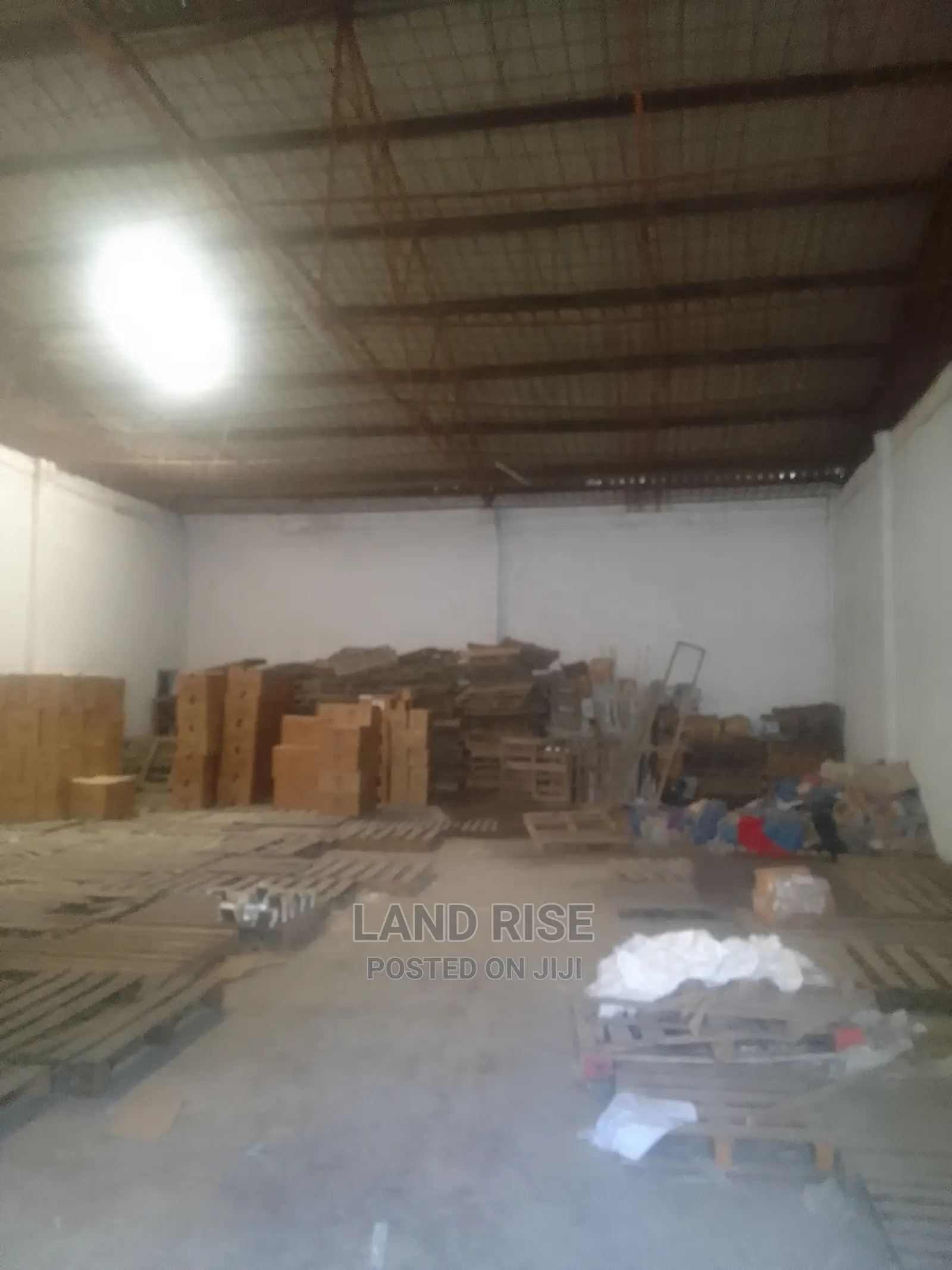 Warehouse 200 Sqm in Nyerere Rd