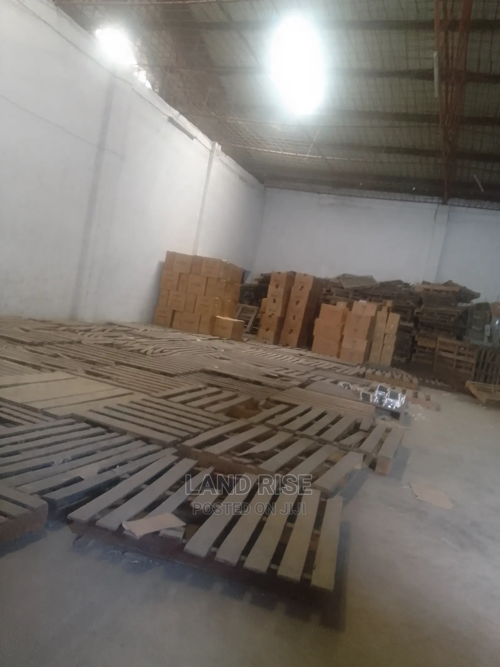 Warehouse 200 Sqm in Nyerere Rd