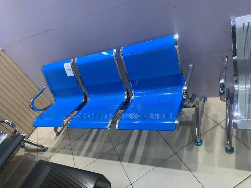 Benchi La Saloon