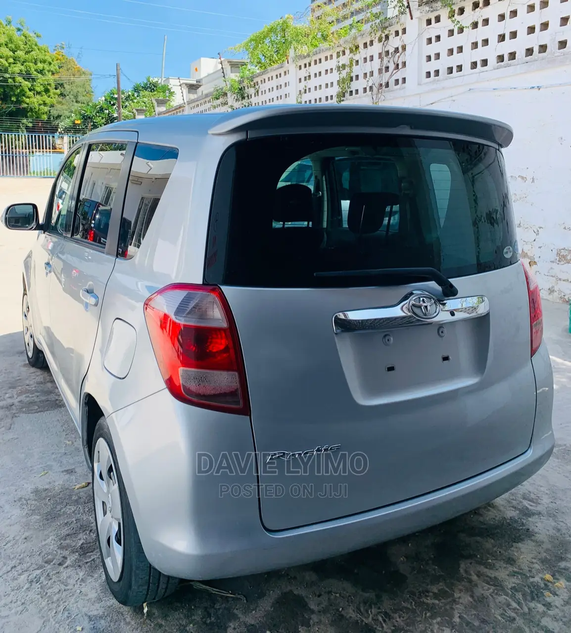 Toyota Ractis 1.5 AWD 2005 Silver
