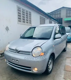 Toyota Sienta 1.5 FWD 2004 Silver
