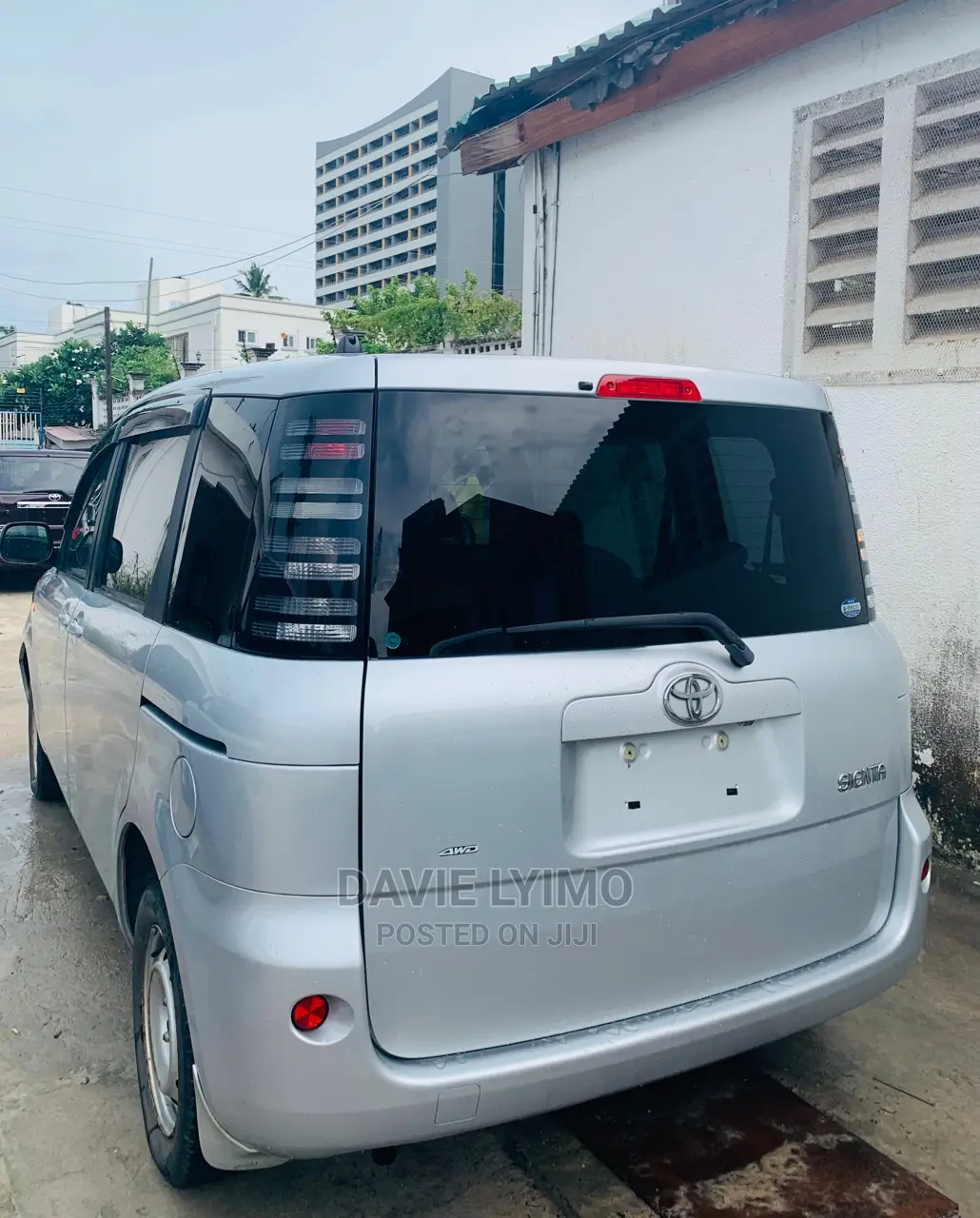 Toyota Sienta 1.5 FWD 2004 Silver