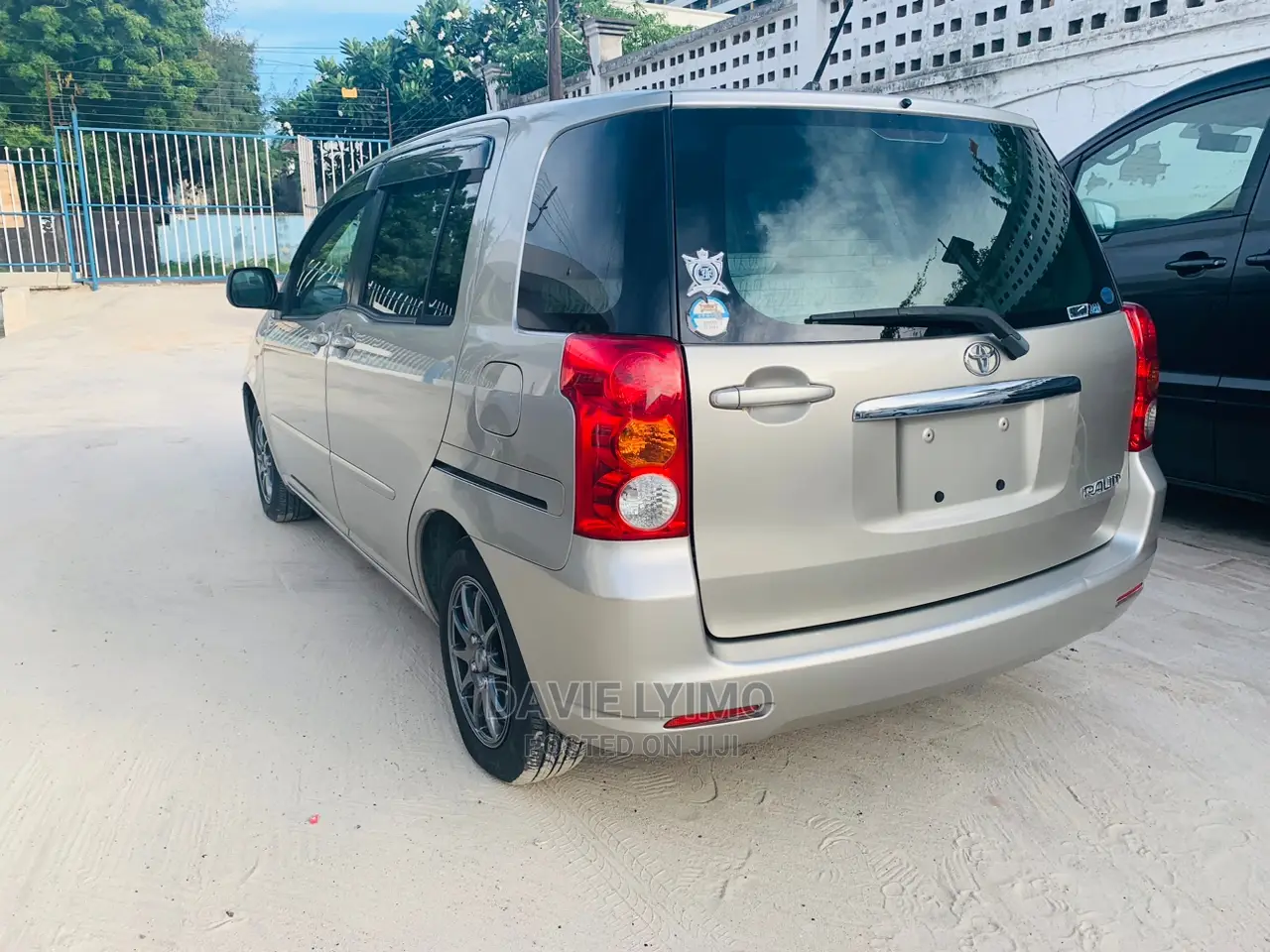Toyota Raum 1.5 AWD 2004 Silver
